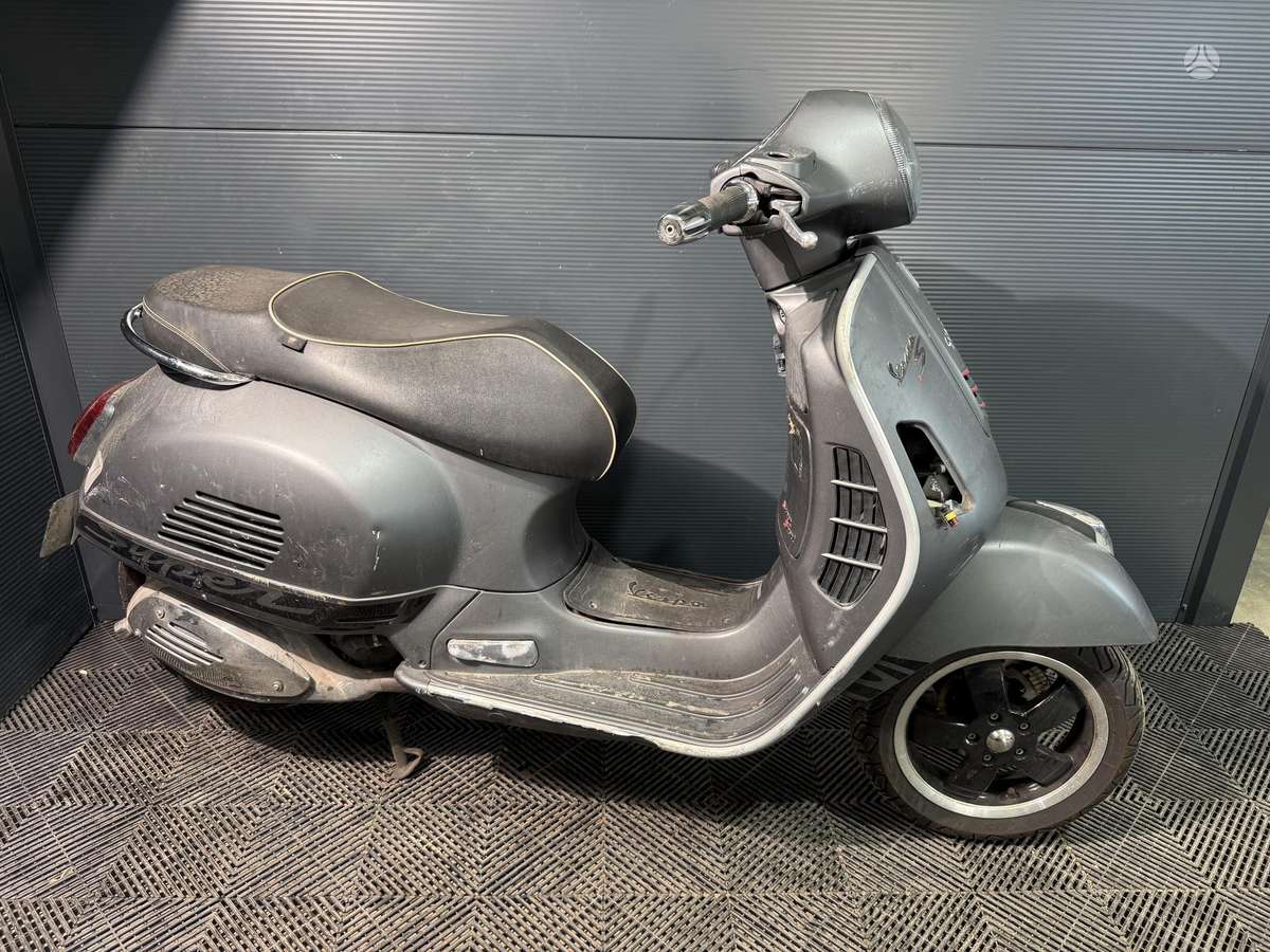 Piaggio Vespa 300cc, scooters / mopeds
