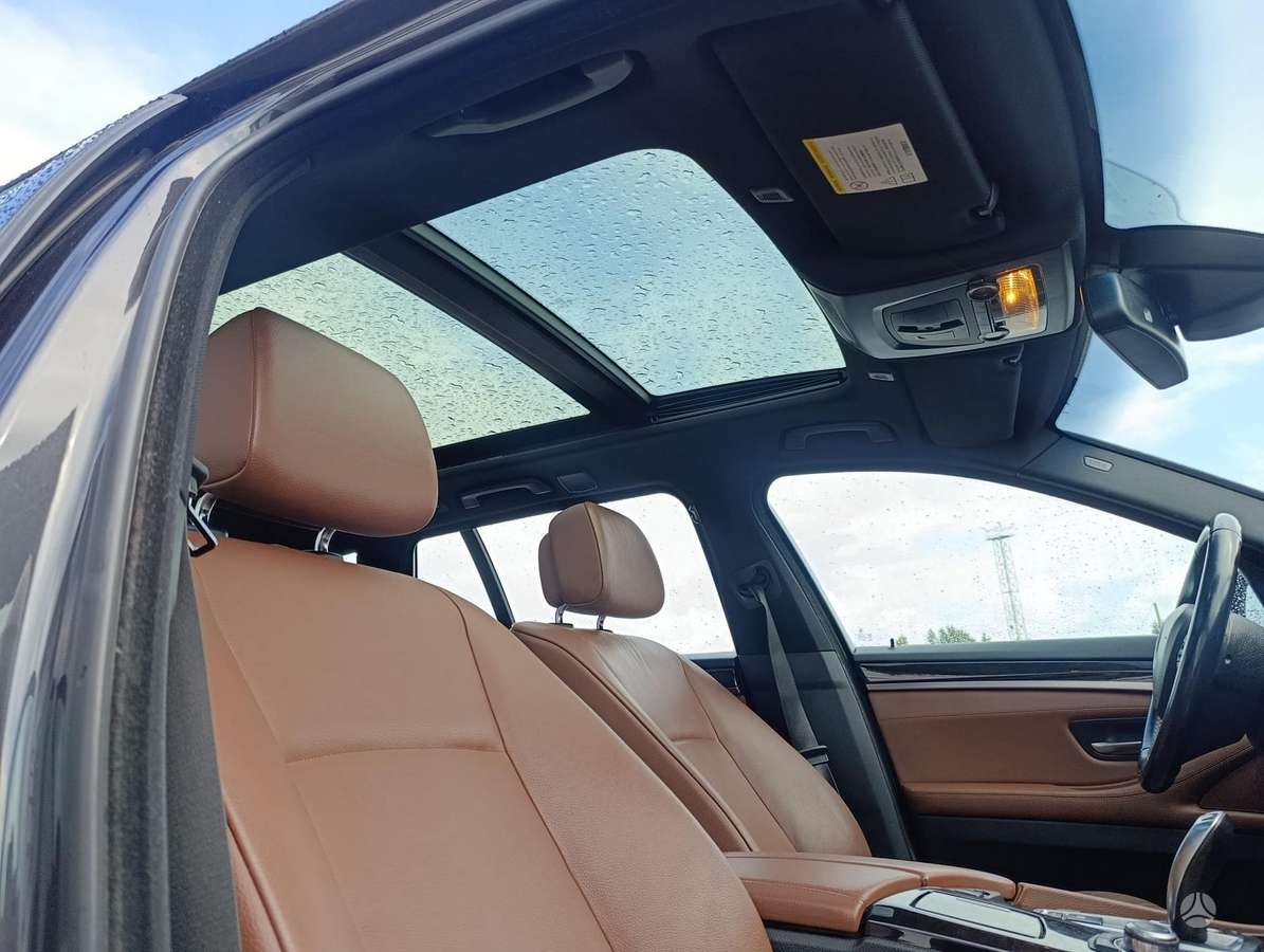 BMW 520, universalas