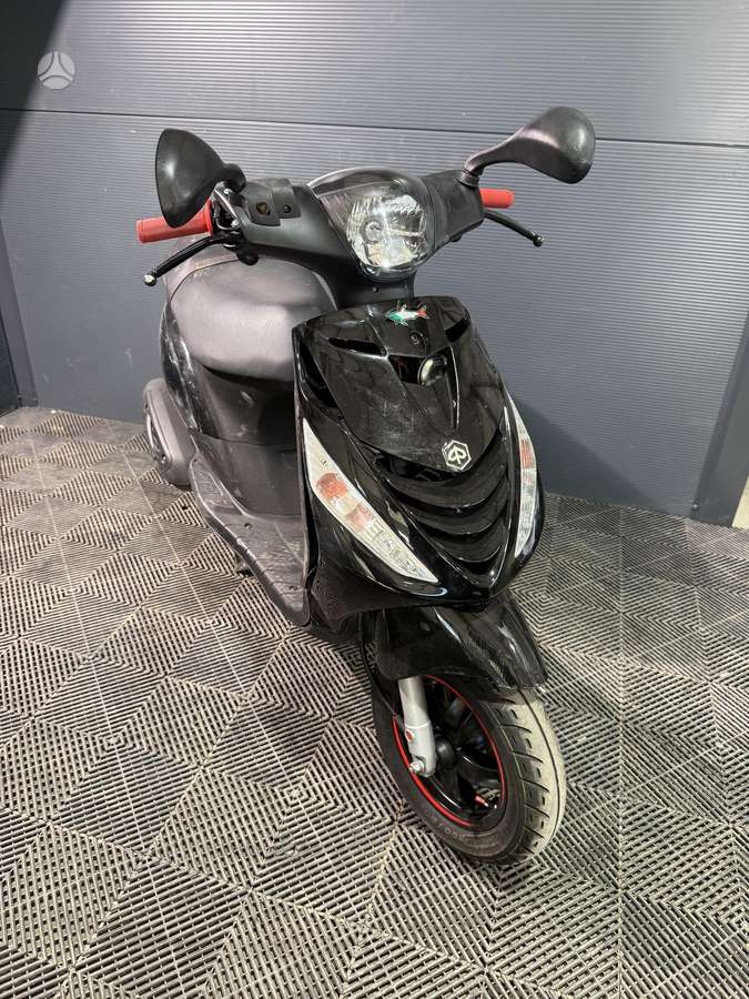 Piaggio Zip 49cc, scooters / mopeds
