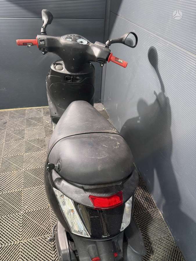 Piaggio Zip 49cc, scooters / mopeds