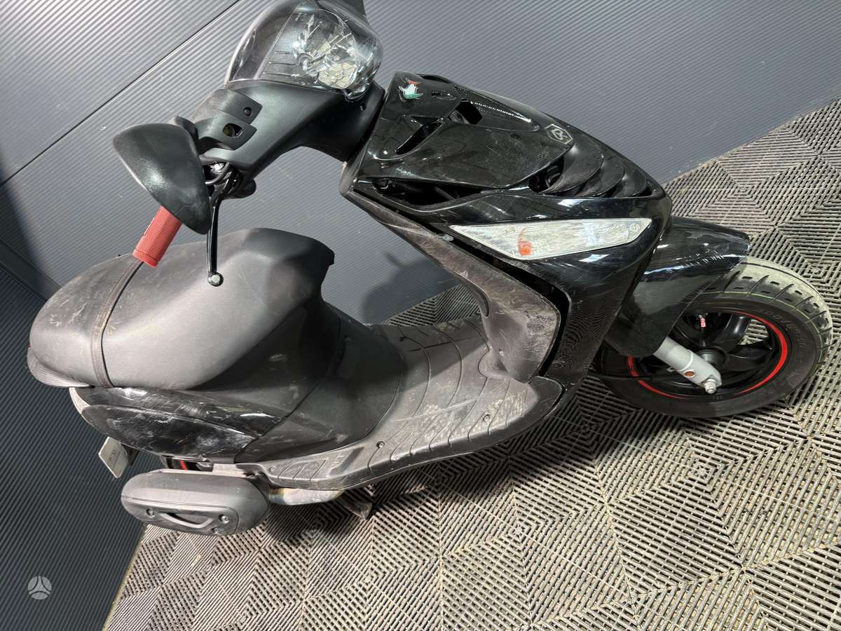 Piaggio Zip 49cc, scooters / mopeds