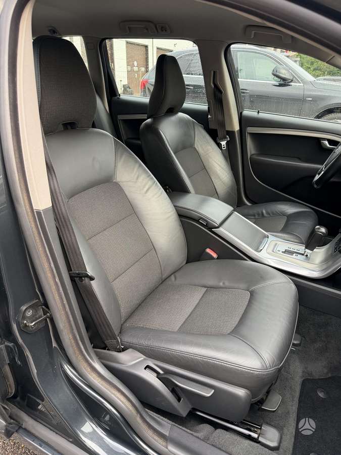 Volvo V70, 2.0 l., Универсал