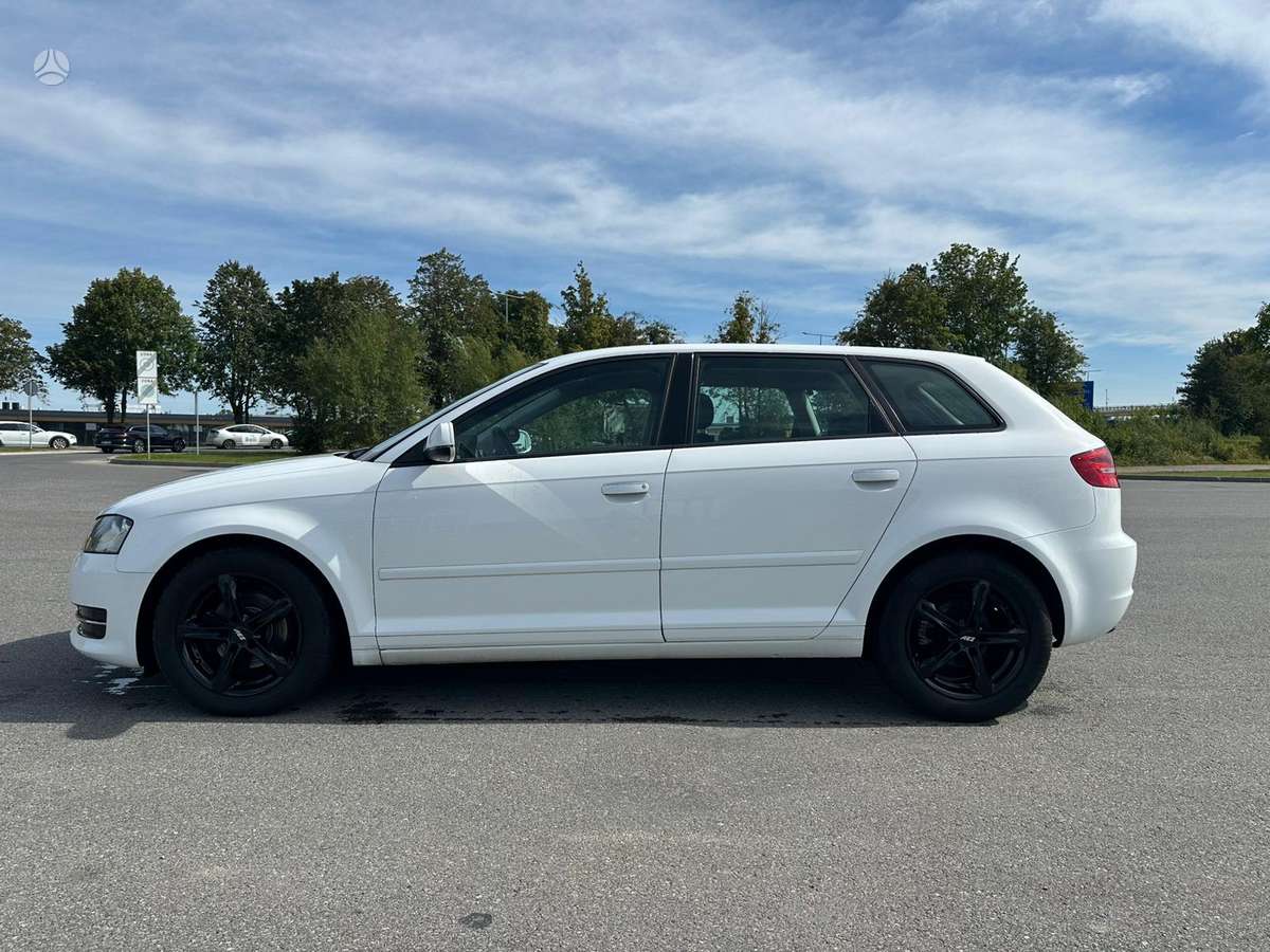 Audi A3, 1.6 l., Хэтчбек