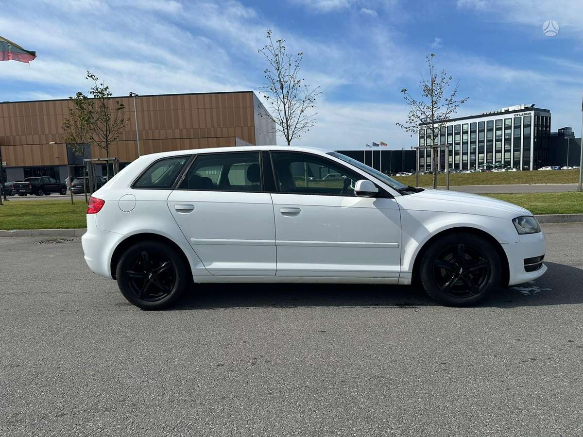 Audi A3, 1.6 l., Хэтчбек