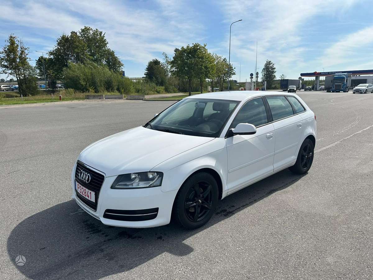 Audi A3, 1.6 l., Хэтчбек