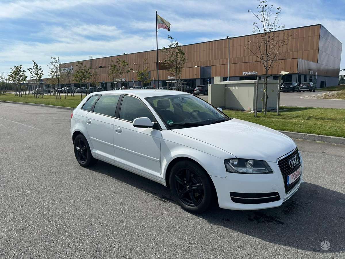 Audi A3, 1.6 l., Хэтчбек