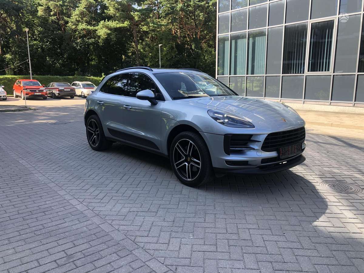 Porsche Macan - 1