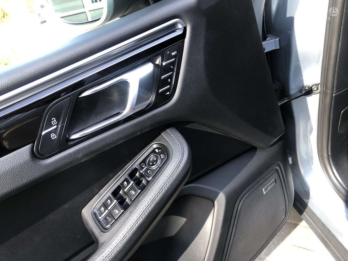 Porsche Macan - 11