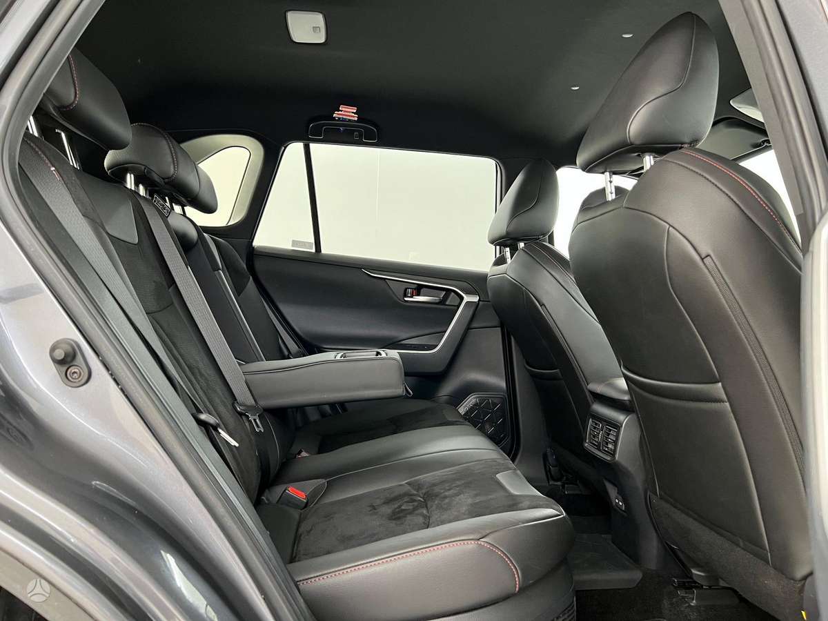 Toyota RAV4 - 7