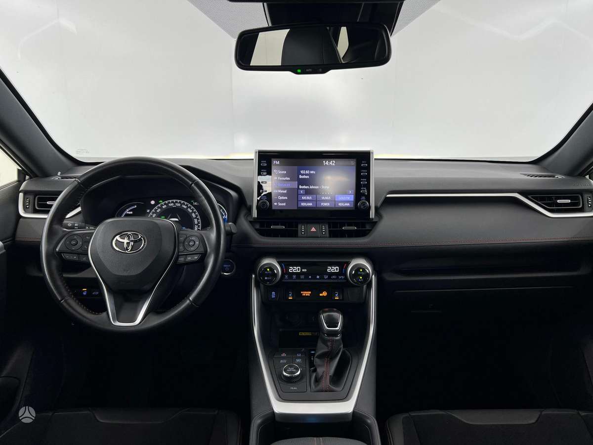 Toyota RAV4 - 8
