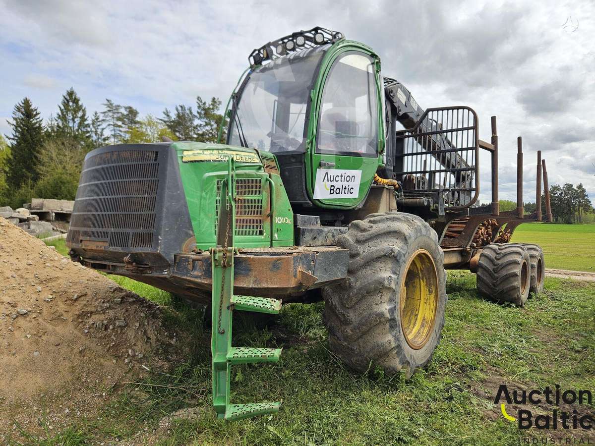 John Deere 1010 E, koksnes transportieri