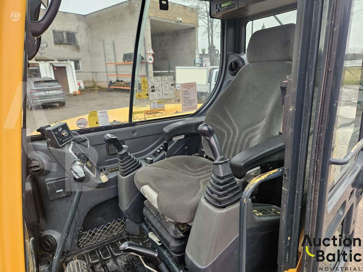 Hyundai Robex 80 CR-9, мини-экскаваторы
