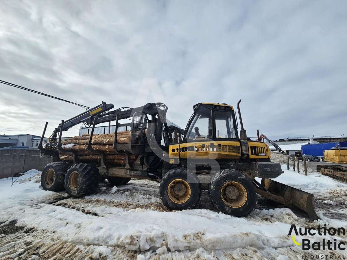 Ponsse WISENT 8W, forwarders