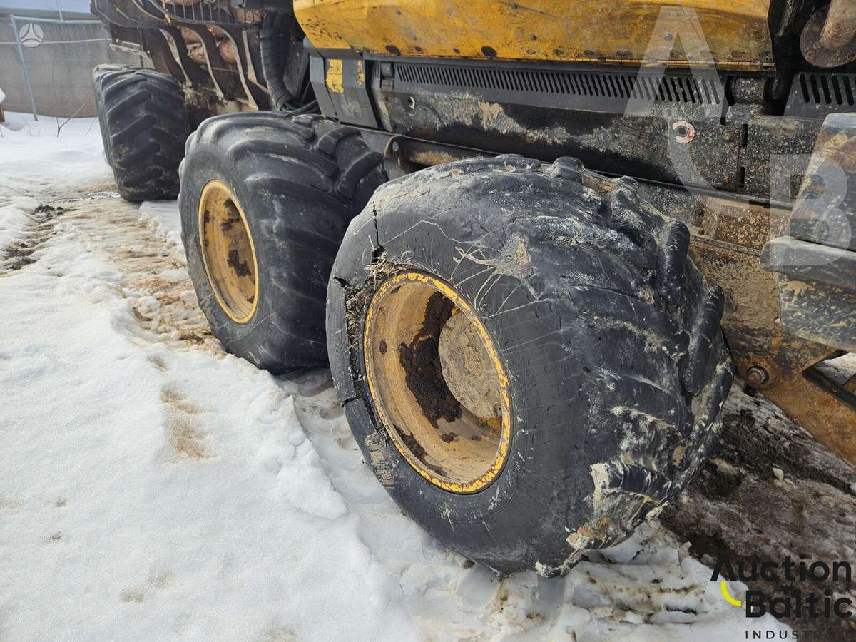 Ponsse WISENT 8W, forwarders