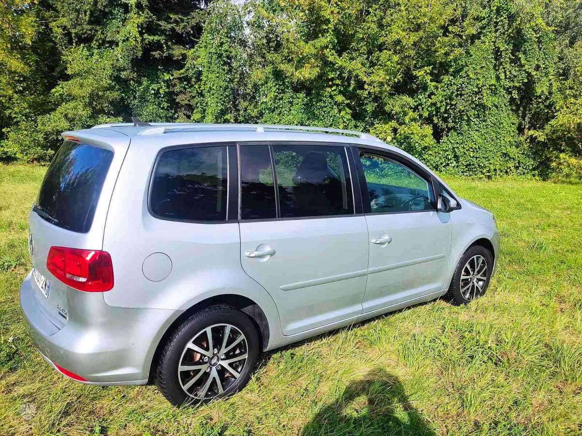 Volkswagen Touran - 5