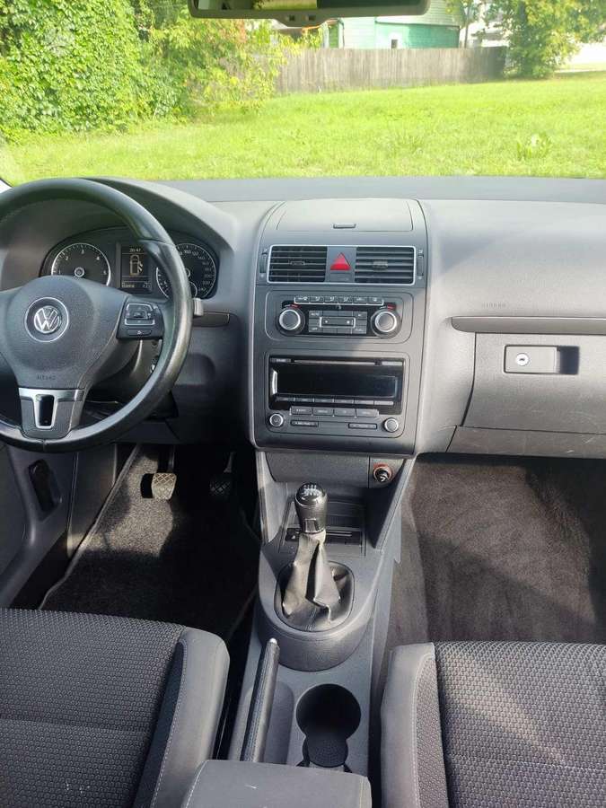 Volkswagen Touran - 8