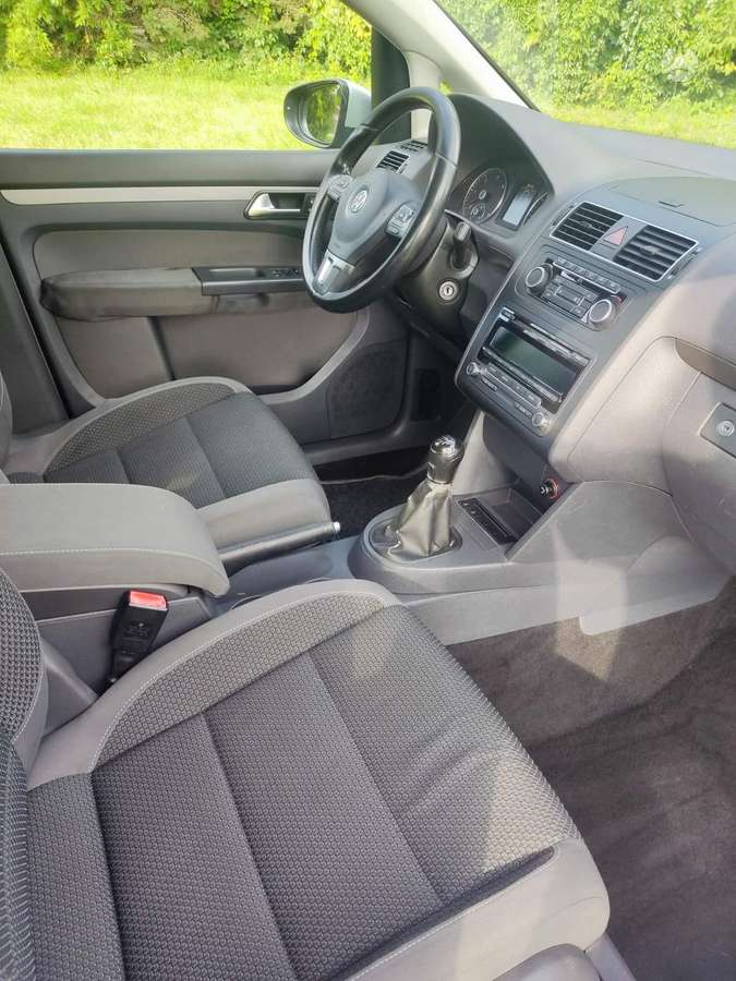 Volkswagen Touran - 9