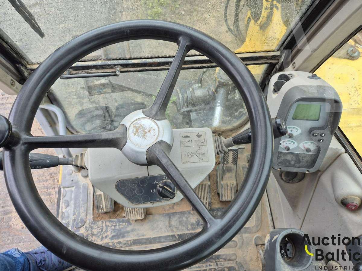 New Holland MH 3.6, экскаваторы