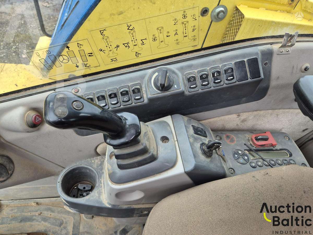 New Holland MH 3.6, экскаваторы