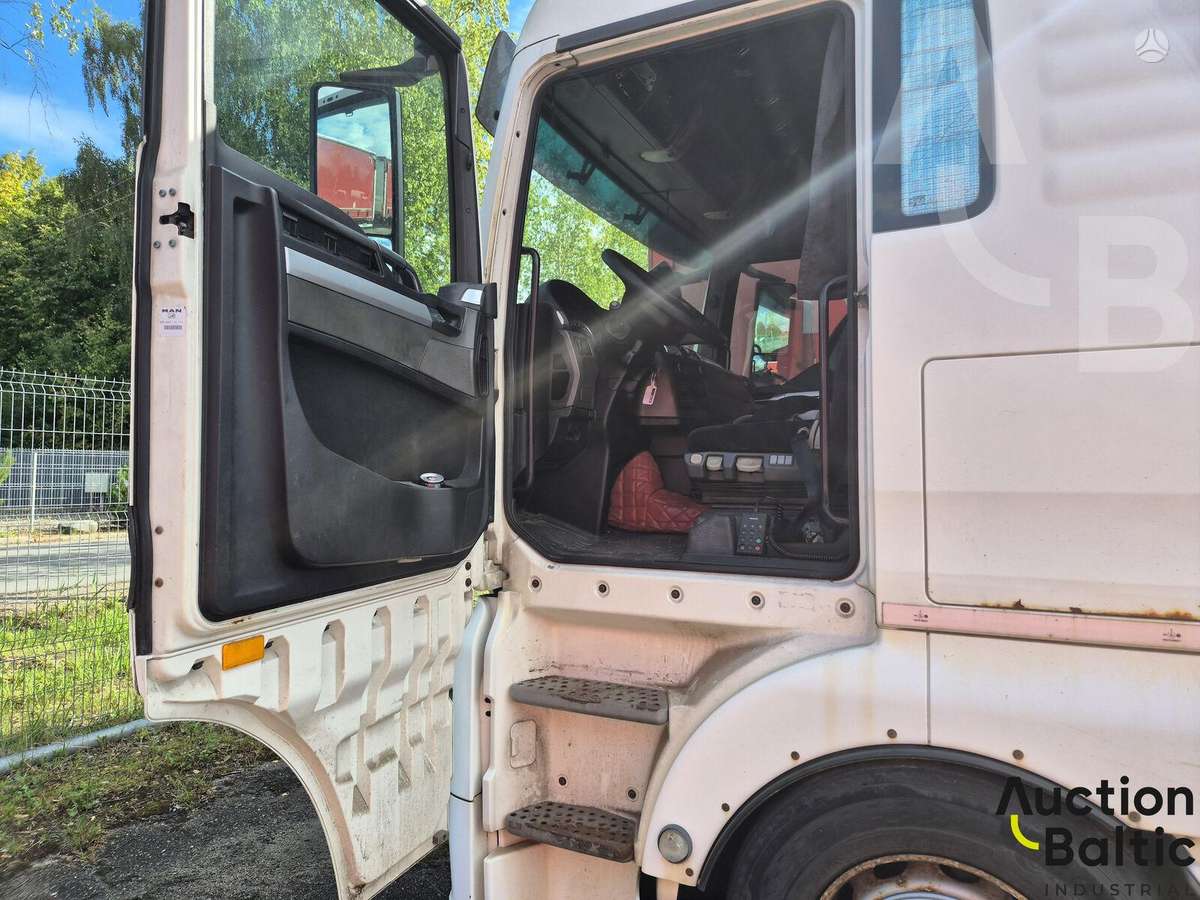 MAN TGX24.400, container trucks