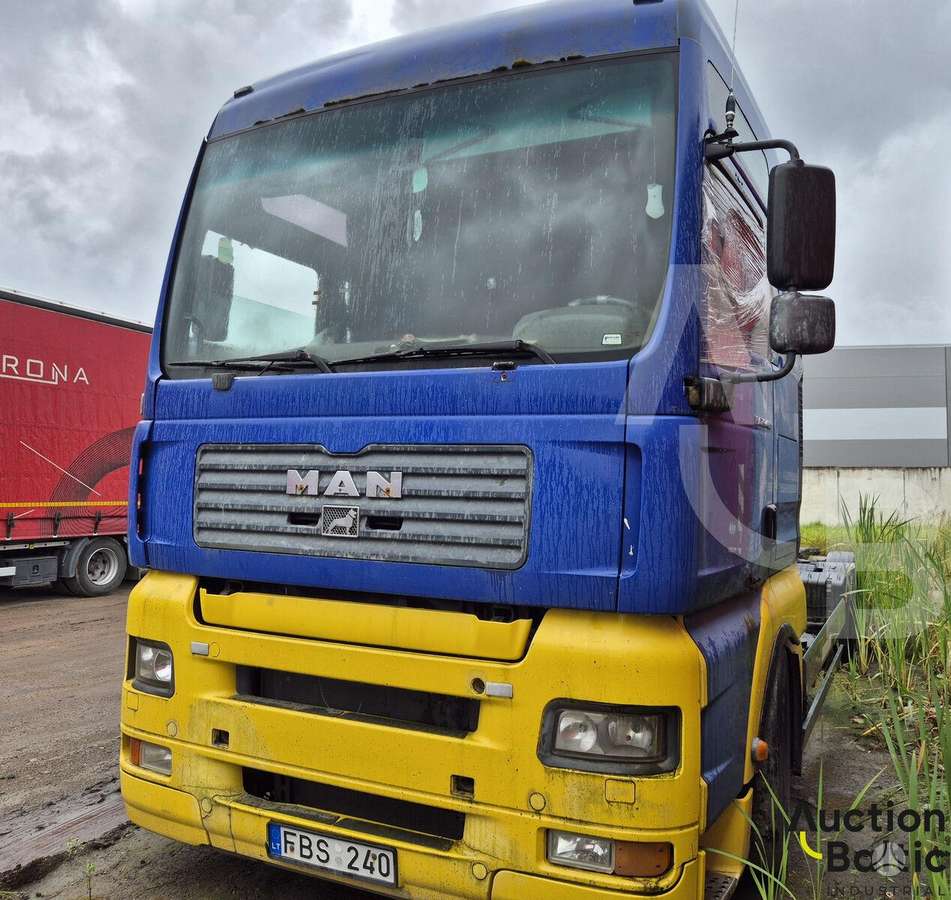 MAN TGA26.460, cab-chassis trucks