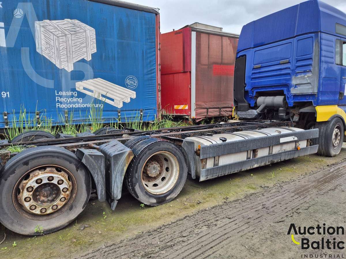 MAN TGA26.460, cab-chassis trucks
