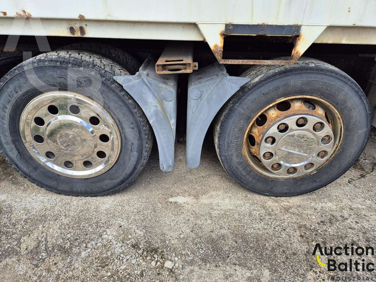 MAN TGX26.440, box trucks / box vans
