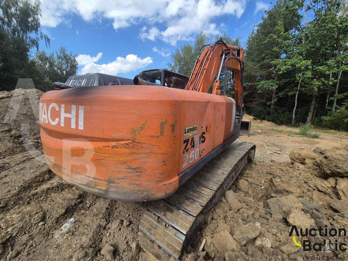 Hitachi 250LC, экскаваторы