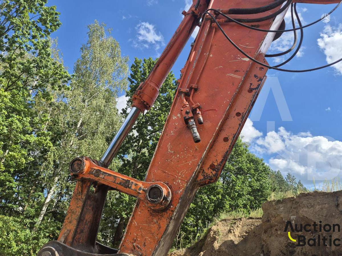 Hitachi 250LC, excavator