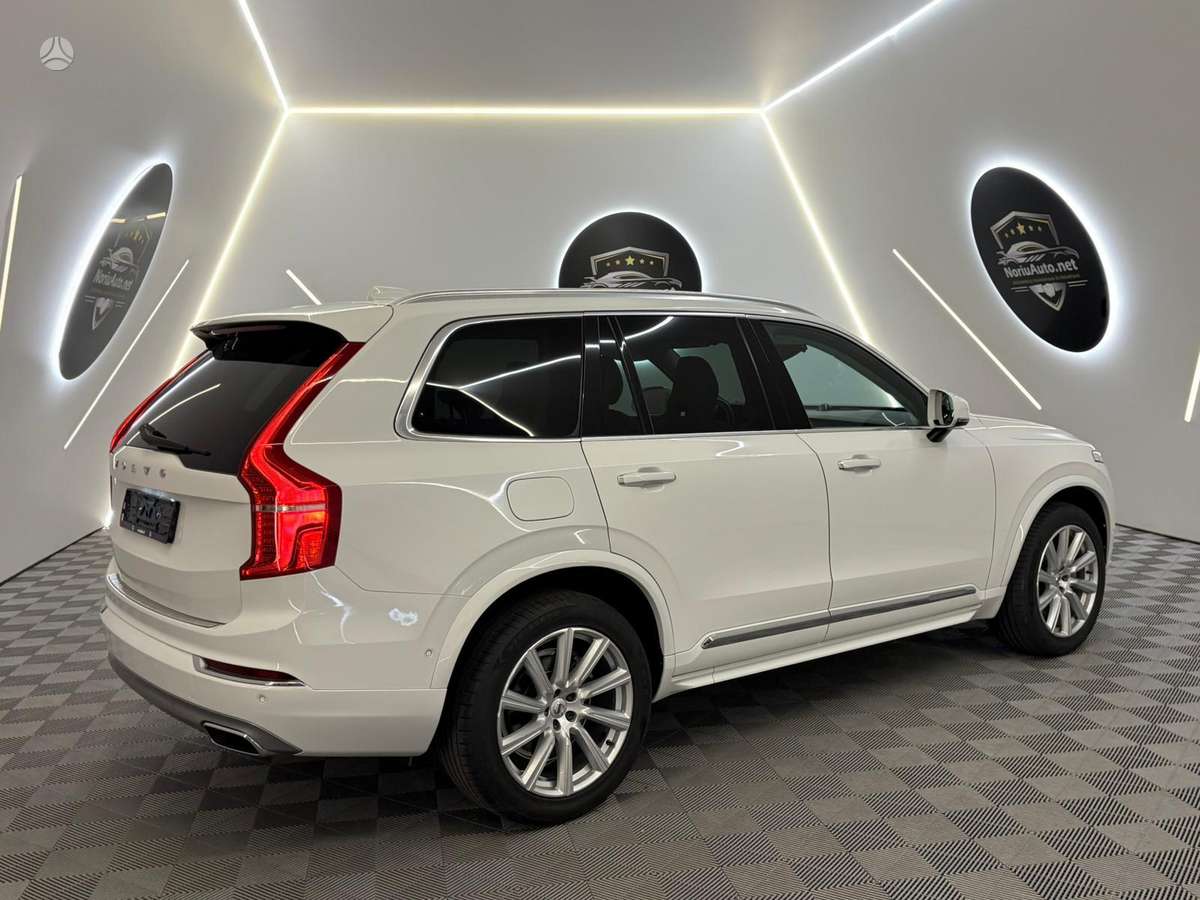 Volvo XC90 - 9