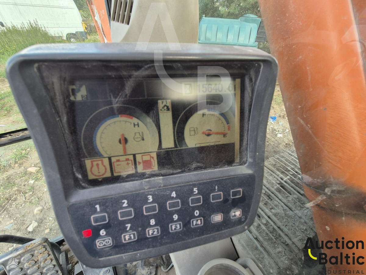 Hitachi 225UsLC-3, excavator