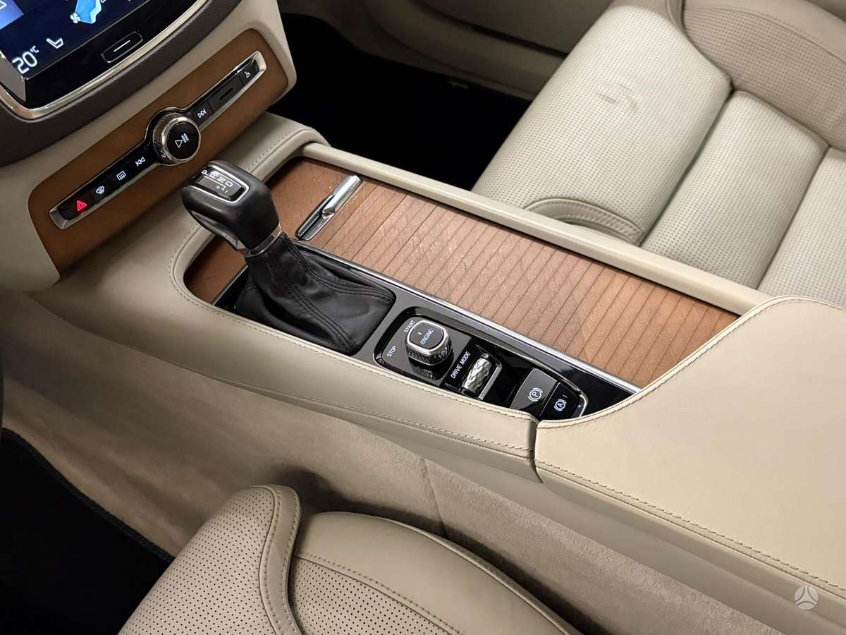 Volvo XC90 - 3