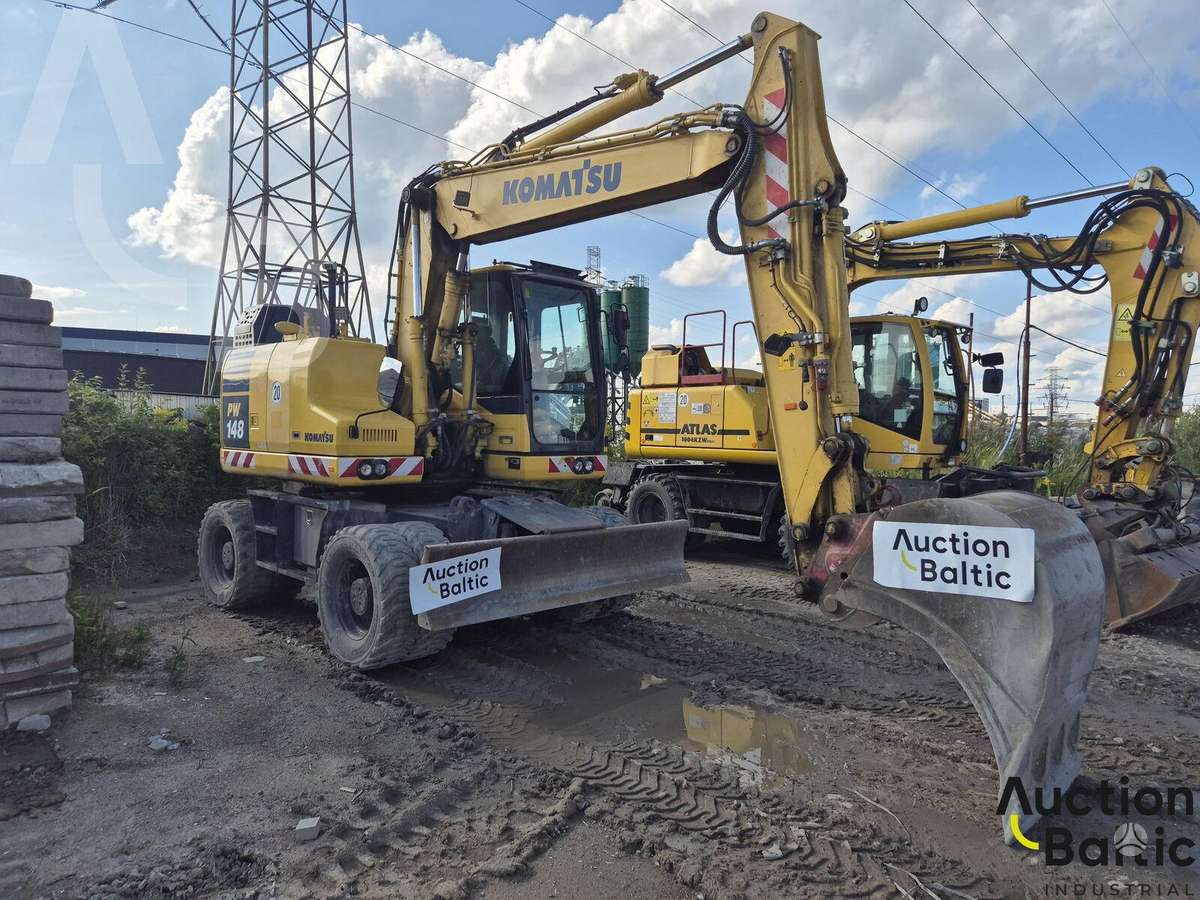 Komatsu PW148, excavator