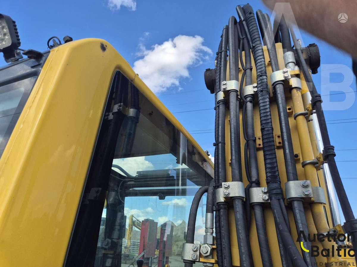 Komatsu PW148, ekskavatori