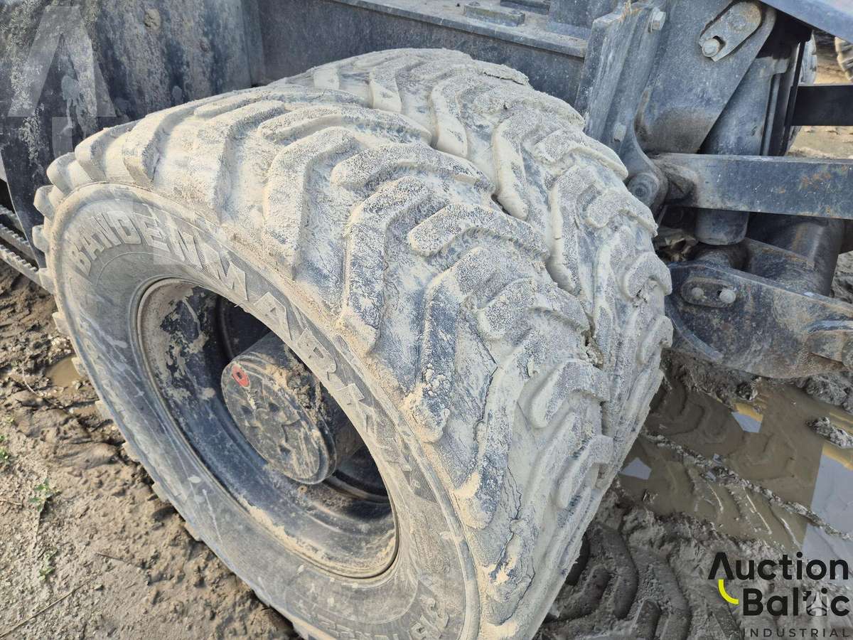 Komatsu PW148, ekskavatori