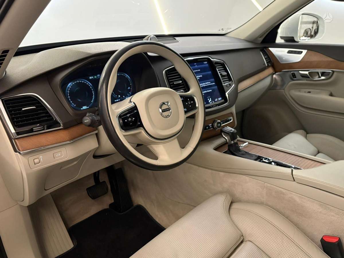 Volvo XC90 - 2
