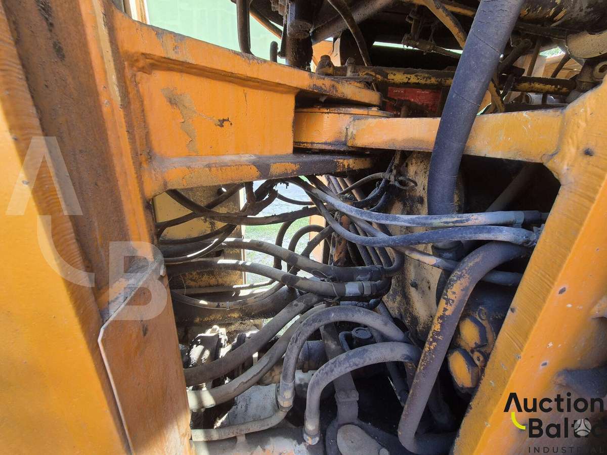 -Kita- Ł-34, frontal loader