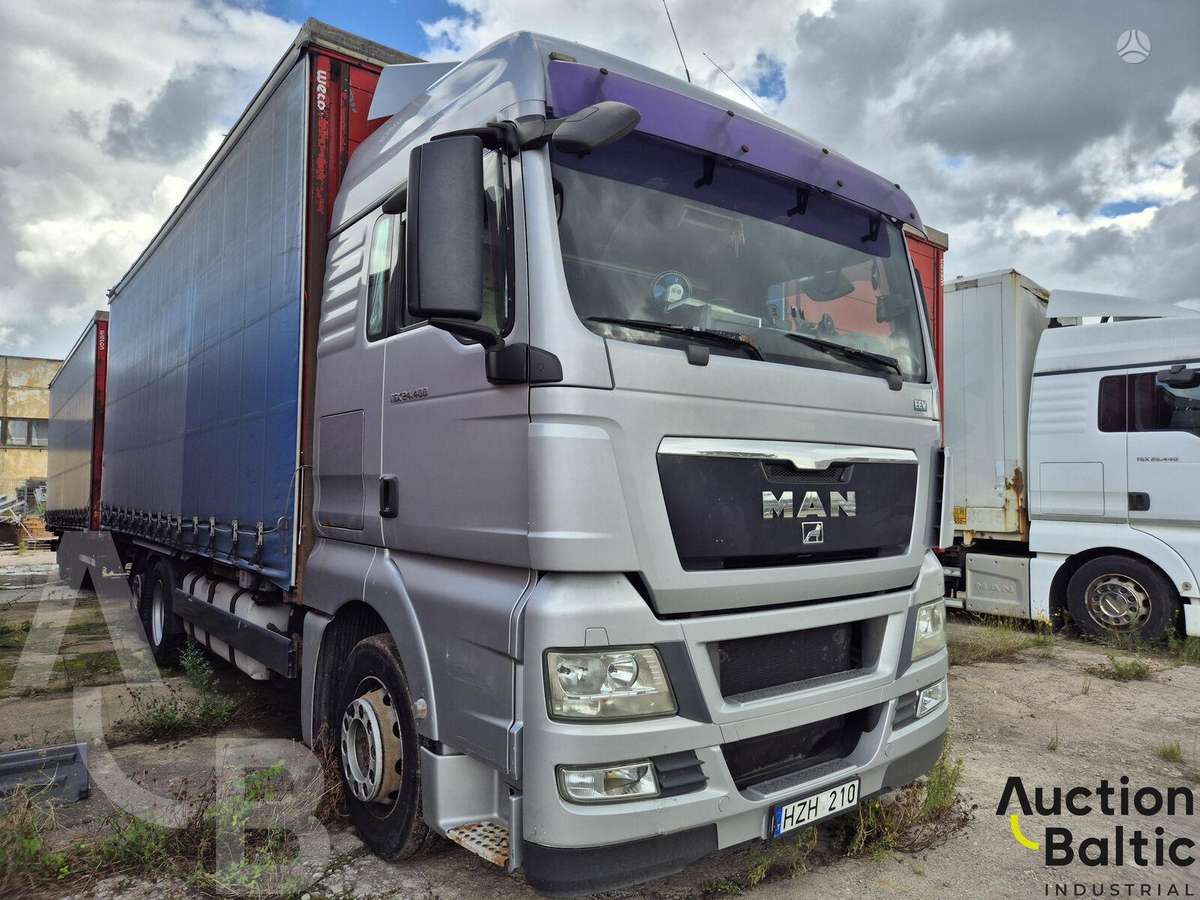 MAN TGX24.400, dropside with curtains