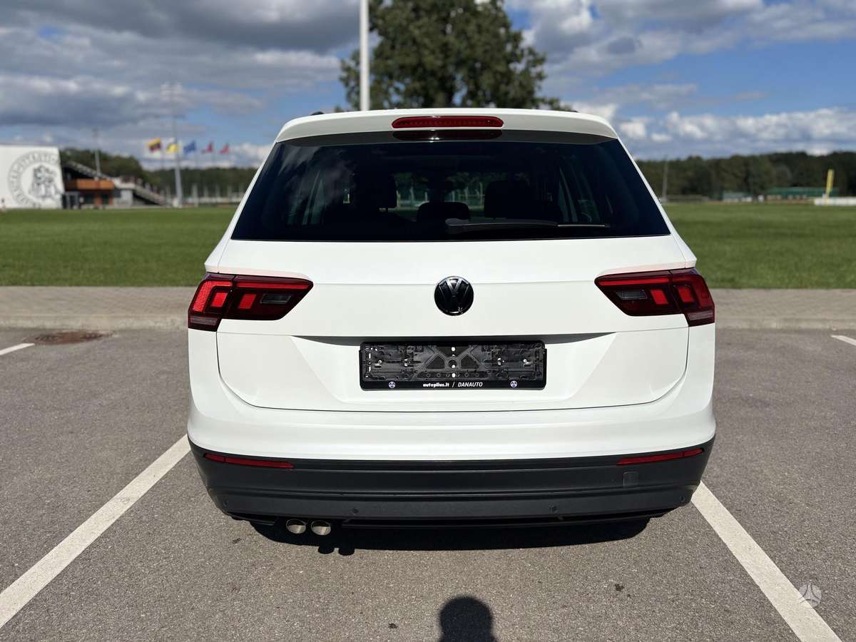 Volkswagen Tiguan - 8