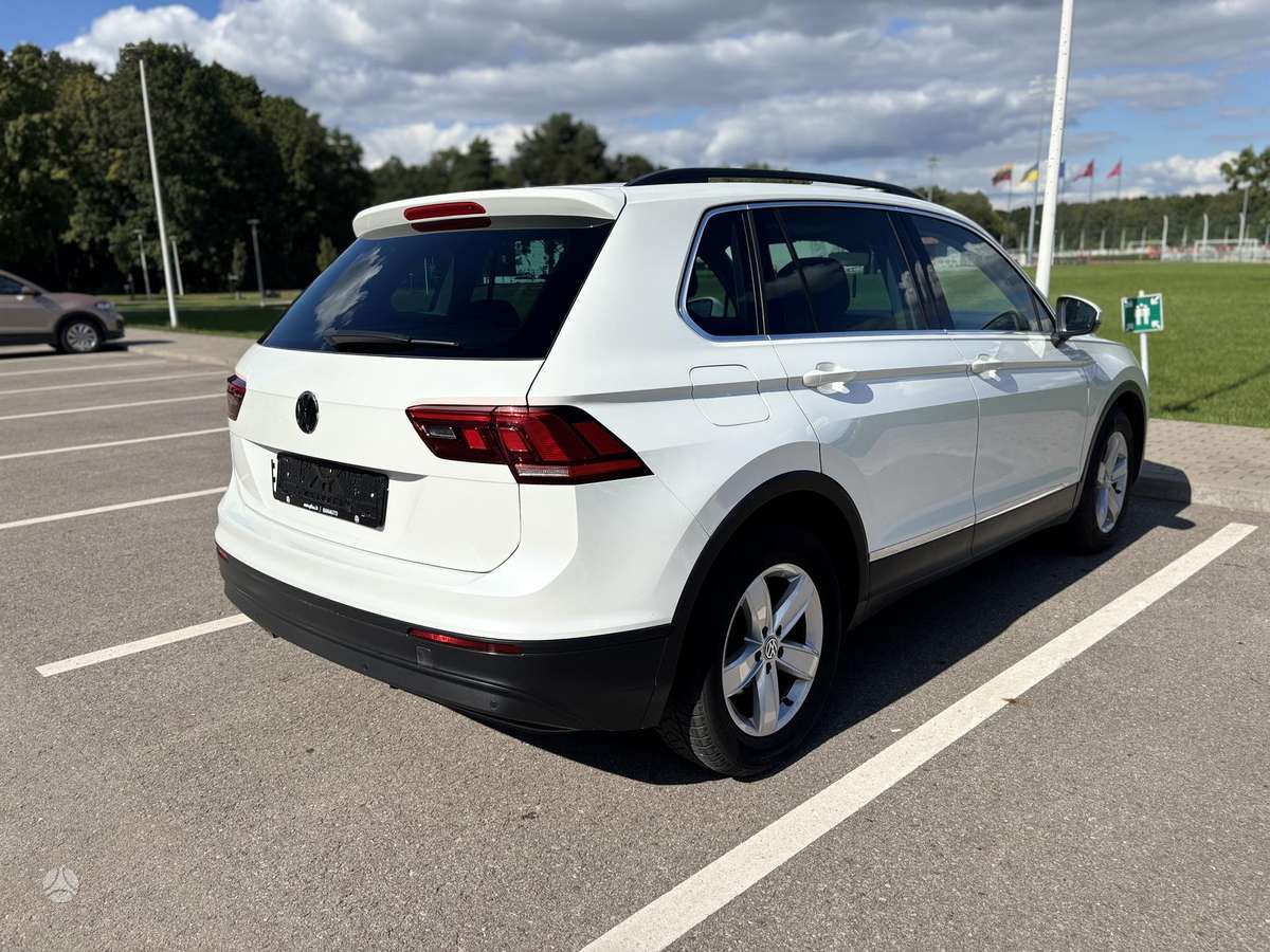 Volkswagen Tiguan - 9