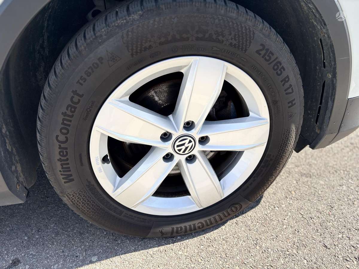 Volkswagen Tiguan - 10