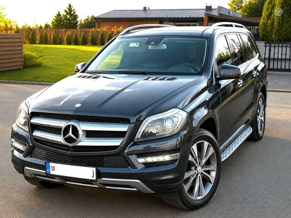 Mercedes-Benz GL450 - 1