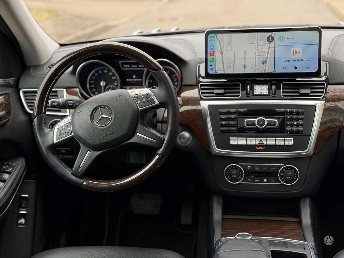 Mercedes-Benz GL450 - 9