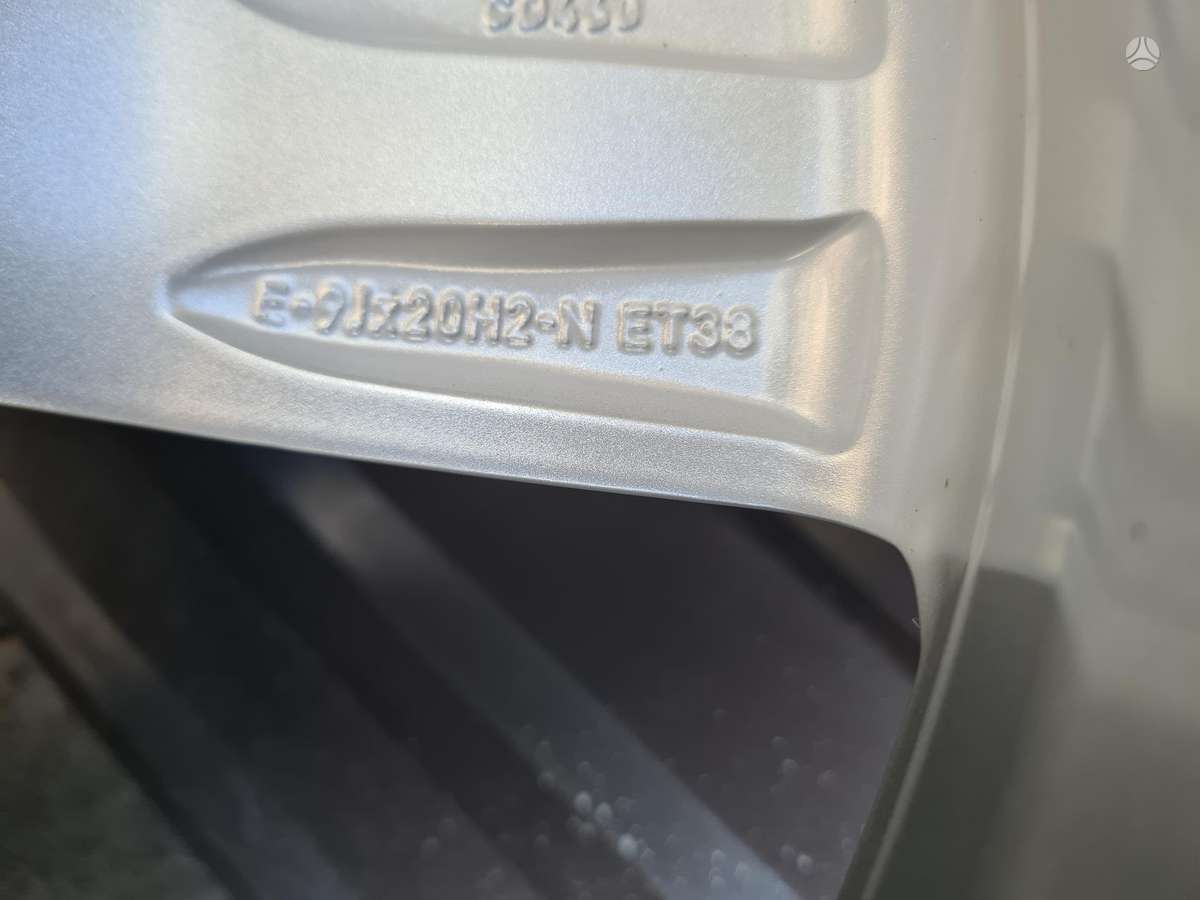 Audi A4 / A7 / Q8 e-tron, light alloy, R20