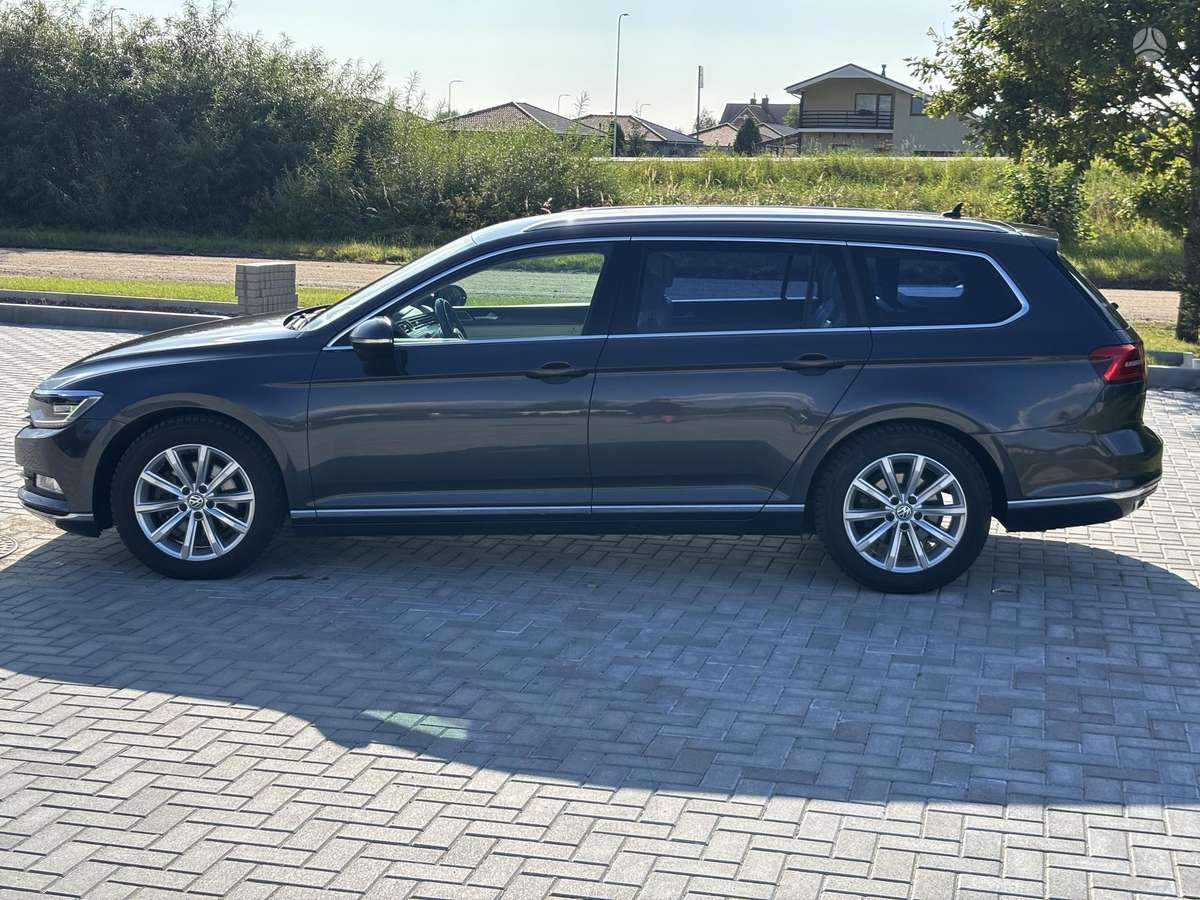 Volkswagen Passat - 1
