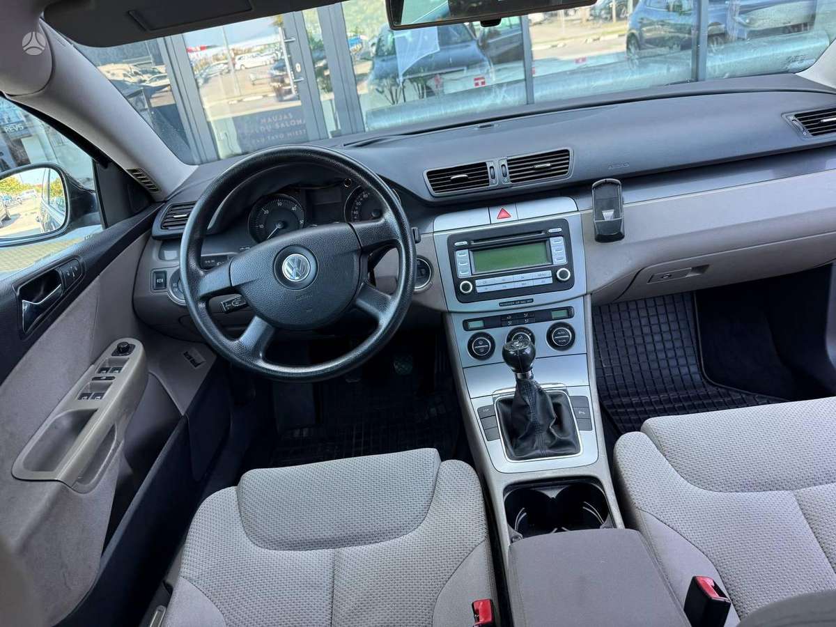 Volkswagen Passat - 12