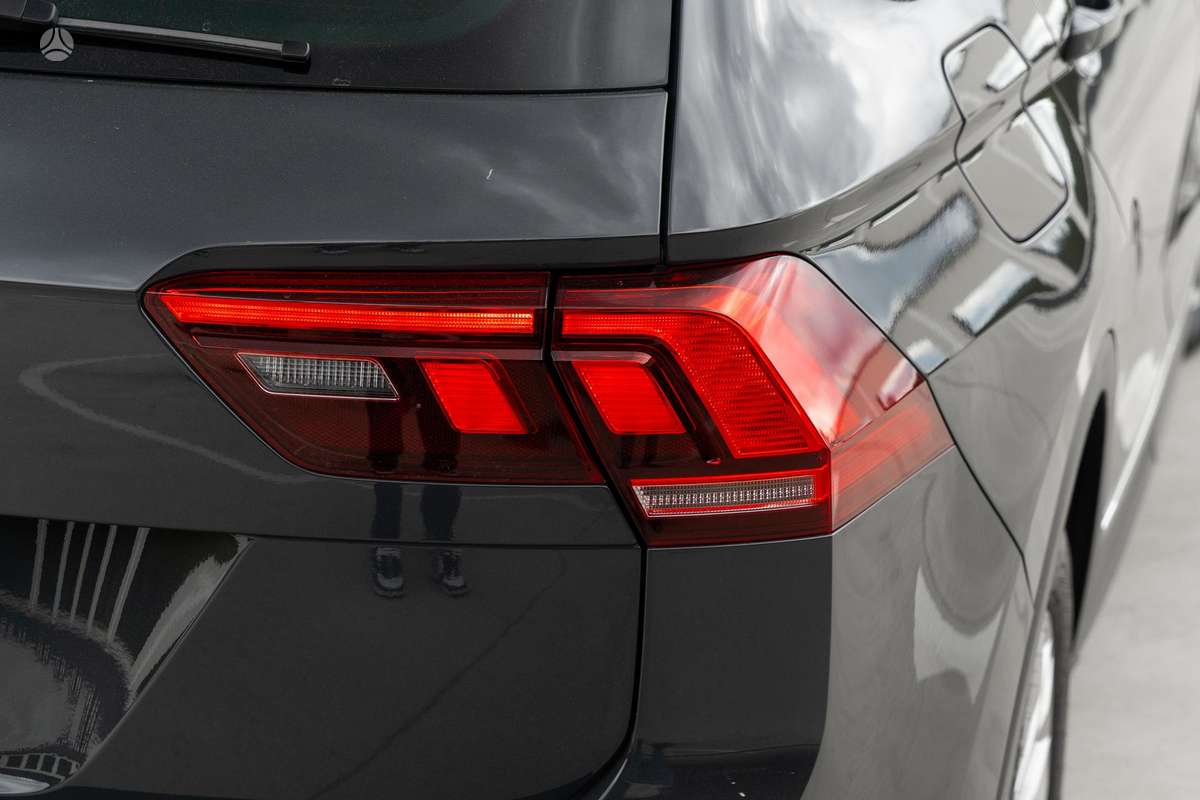 Volkswagen Tiguan - 11