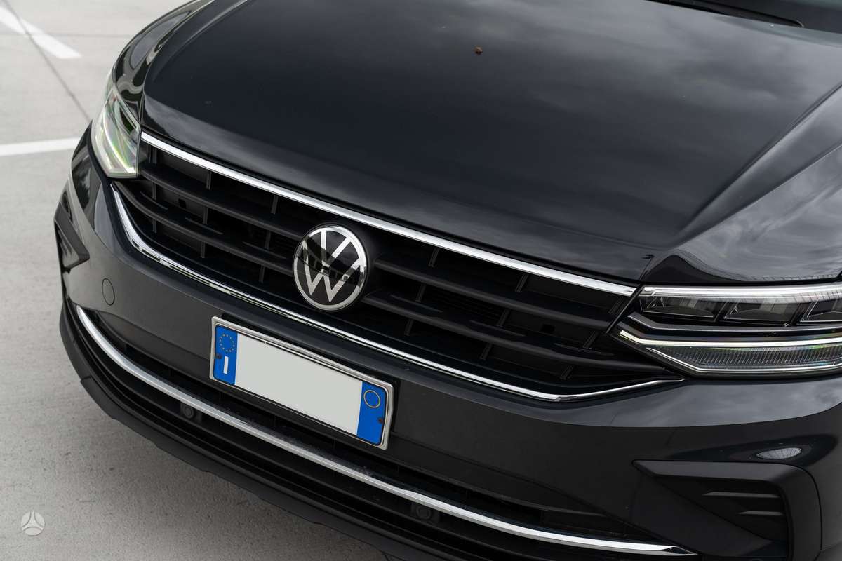 Volkswagen Tiguan - 12