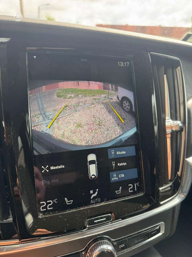 Volvo V90 Cross Country - 10