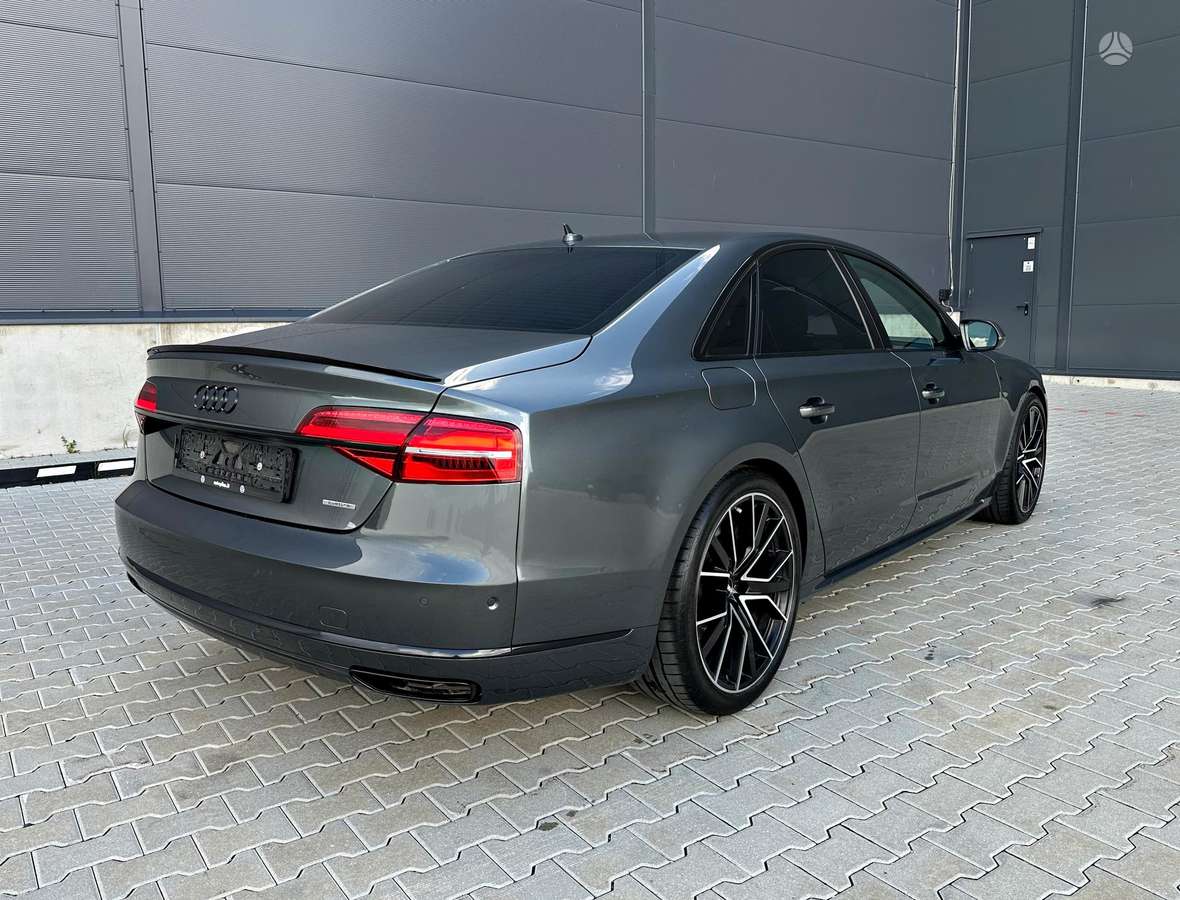 Audi A8, 4.1 l., Седан